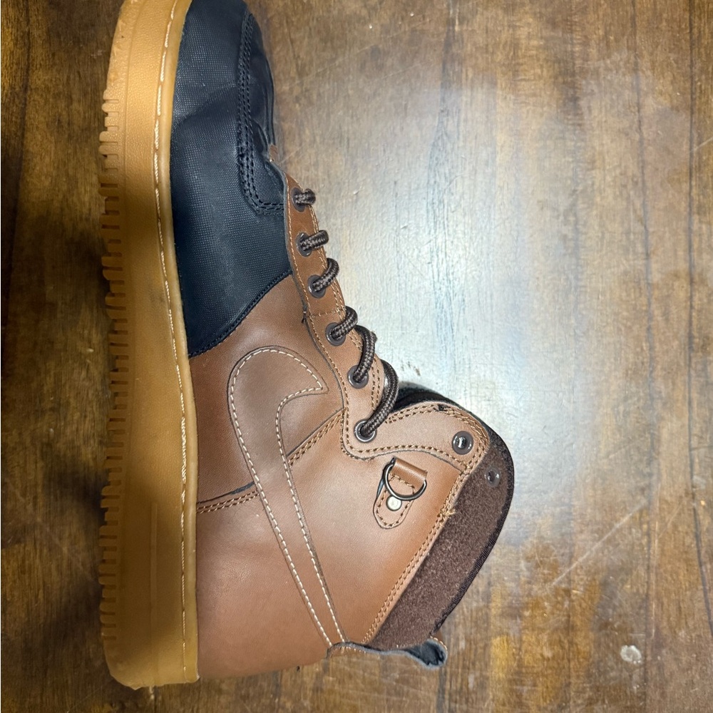 Nike Men's Black and Brown High-Top Sneakers